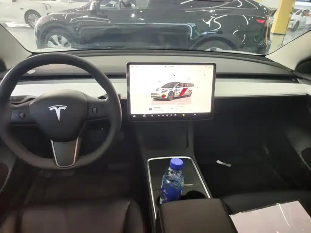 Model 3 2022 Rear-Wheel Drive — миниатюра 10
