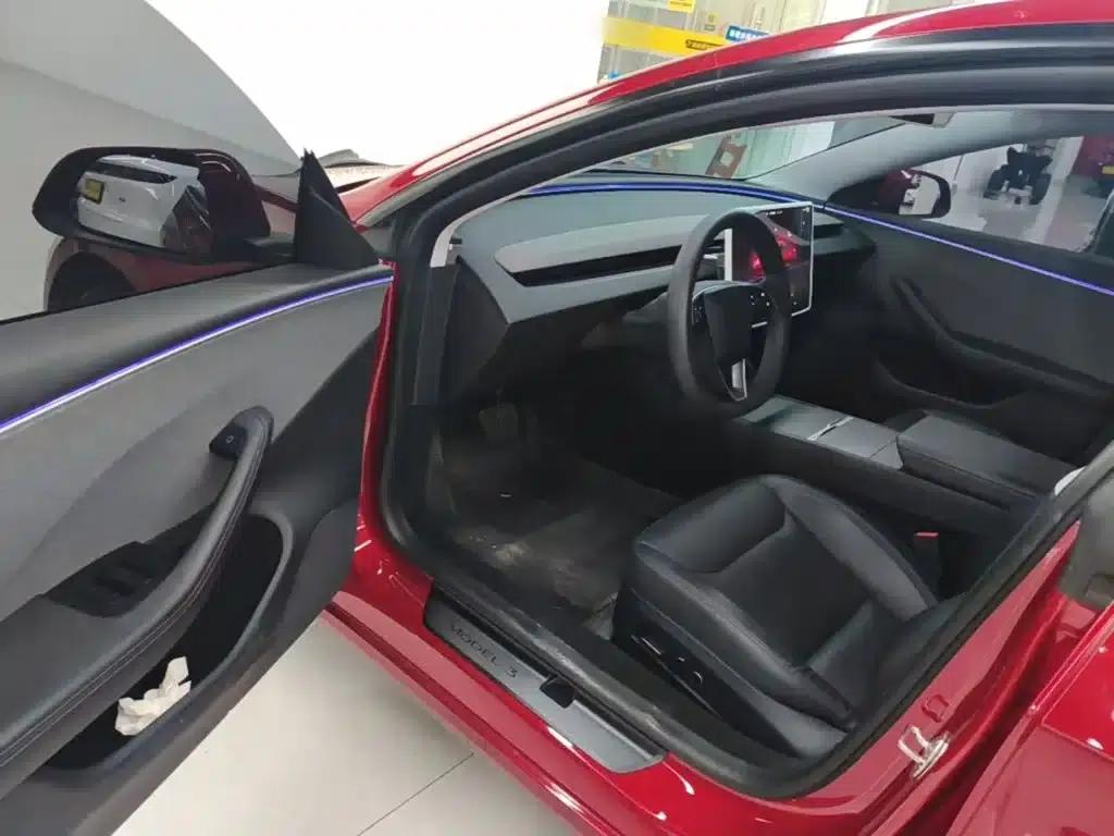 Model 3 2023 Rear-Wheel Drive — миниатюра 16