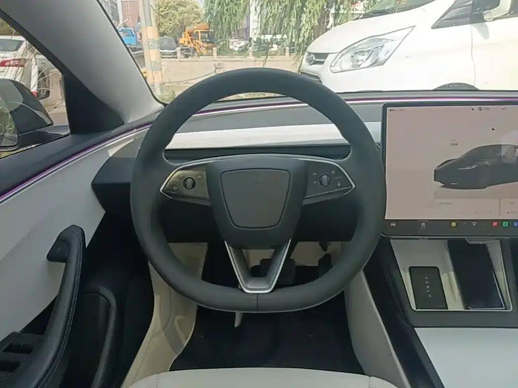 Model 3 2023 Rear-Wheel Drive — миниатюра 11