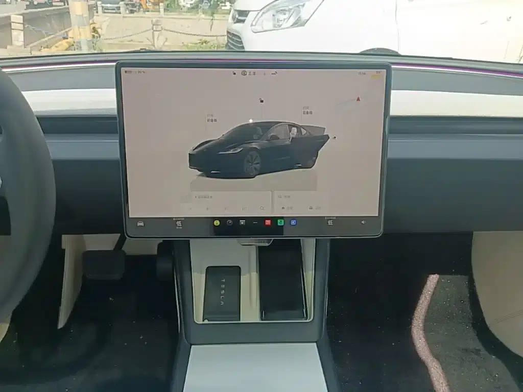 Model 3 2023 Rear-Wheel Drive — миниатюра 13
