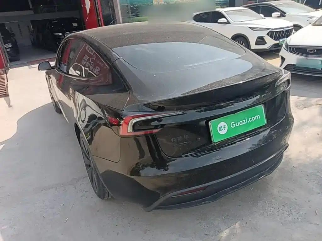 Model 3 2023 Rear-Wheel Drive — миниатюра 5