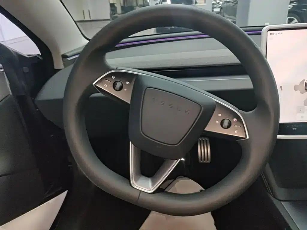 Model 3 2025 Rear-Wheel Drive — миниатюра 11