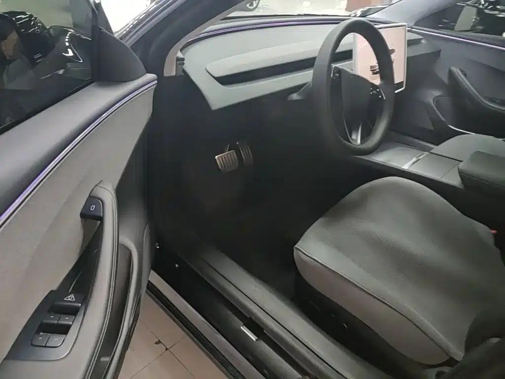 Model 3 2025 Rear-Wheel Drive — миниатюра 15