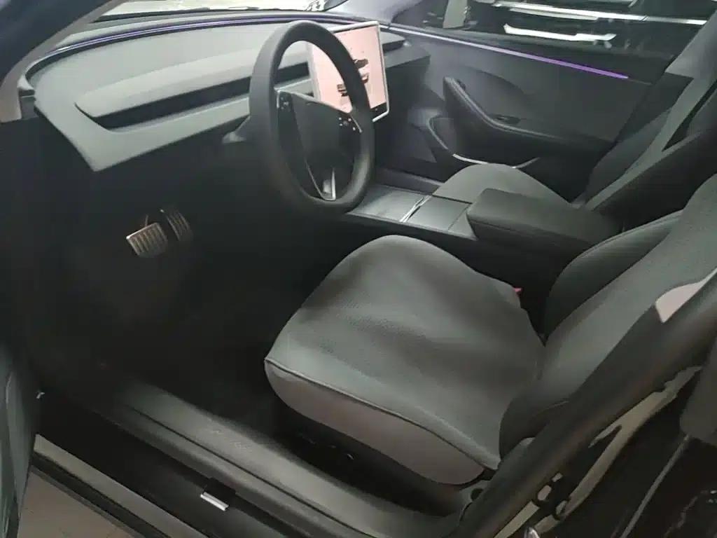 Model 3 2025 Rear-Wheel Drive — миниатюра 16