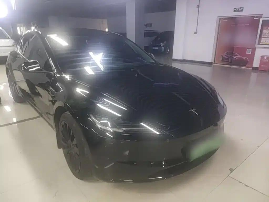 Model 3 2025 Rear-Wheel Drive — миниатюра 4