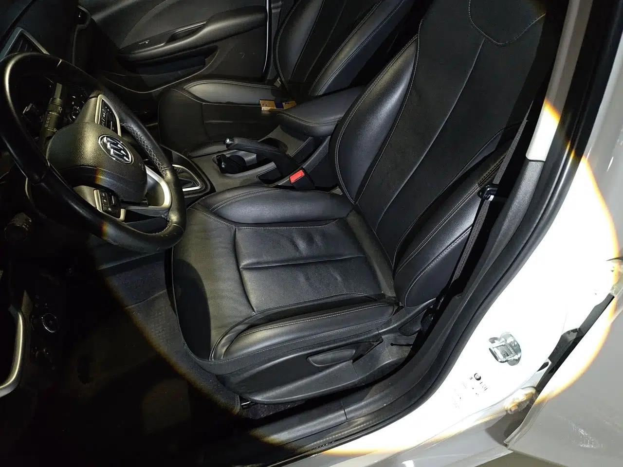 Buick Excelle GX 2019 18T Automatic Connected Elite Model China VI Standard — миниатюра 14