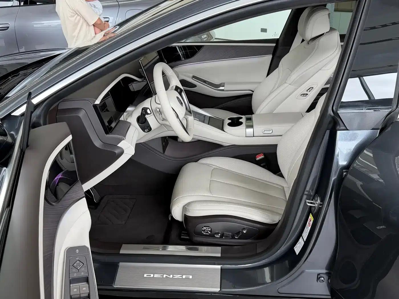 Denza Z9 2024 Model 1100km AWD Max Edition — миниатюра 6