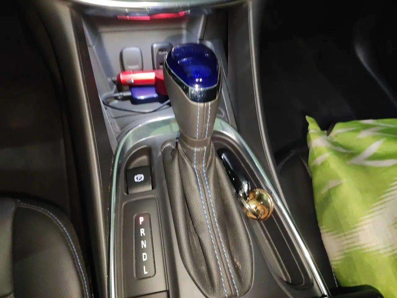 Buick VELITE 5 2017 Urban Extended-Range Model — миниатюра 14