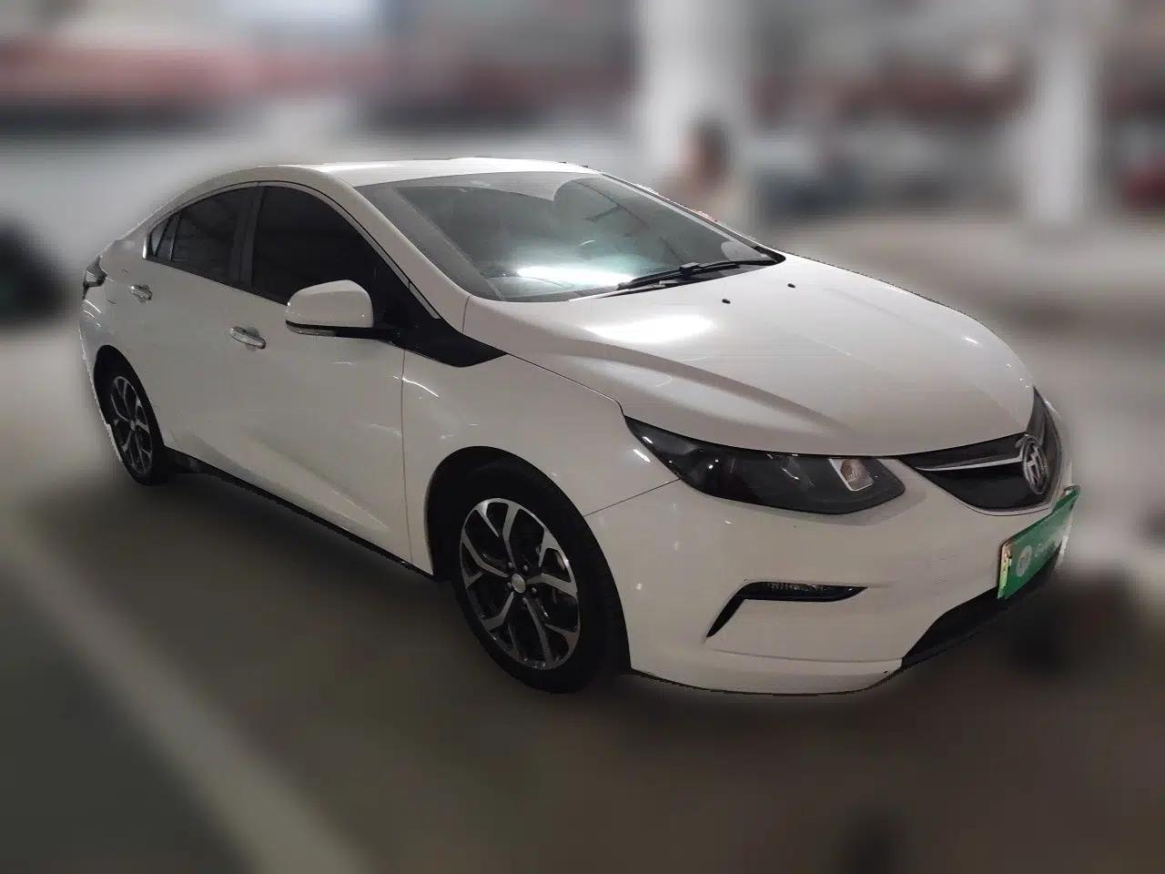 Buick VELITE 5 2017 Urban Extended-Range Model — миниатюра 3