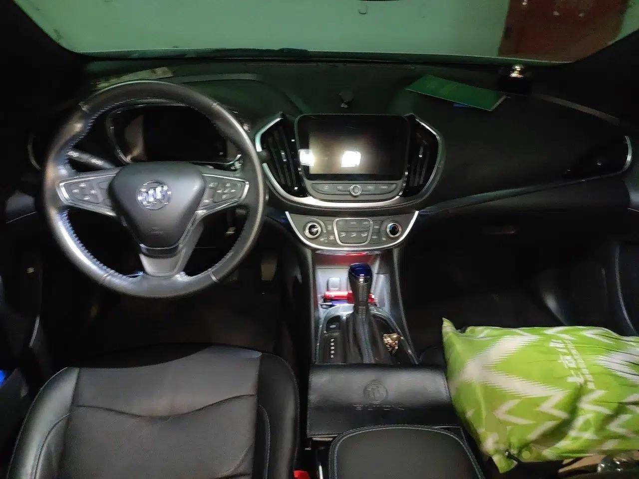 Buick VELITE 5 2017 Urban Extended-Range Model — миниатюра 9