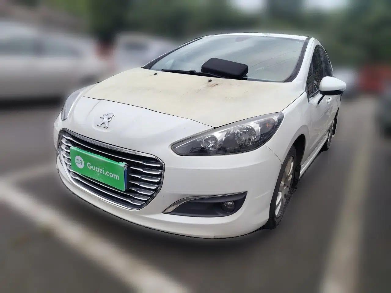 Peugeot 308 2014 Enjoy Edition Classic 1.6L Automatic Premium Model — миниатюра 1