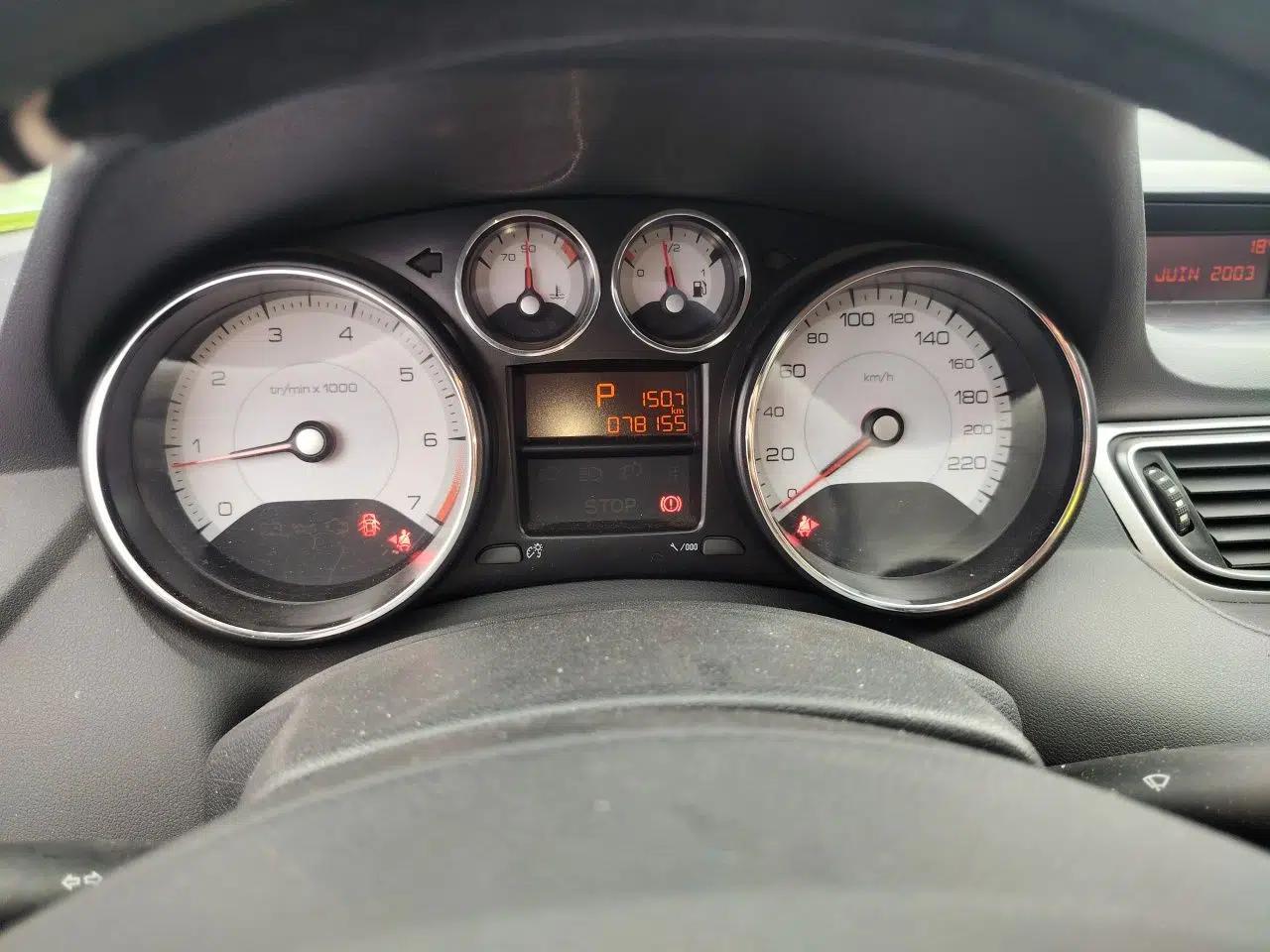 Peugeot 308 2014 Enjoy Edition Classic 1.6L Automatic Premium Model — миниатюра 11