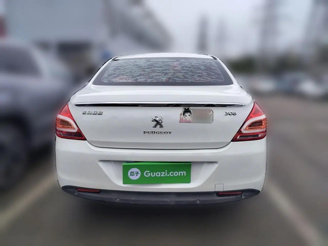 Peugeot 308 2014 Enjoy Edition Classic 1.6L Automatic Premium Model — миниатюра 5