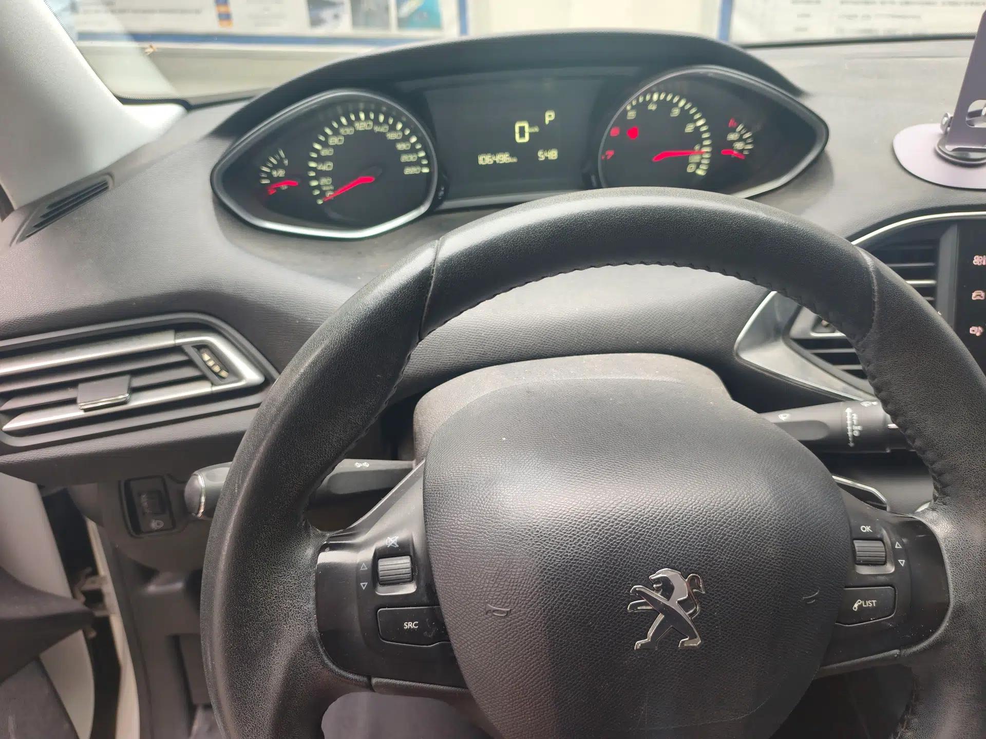 Peugeot 308S 2015 1.2T Automatic Jingchi Edition — миниатюра 11