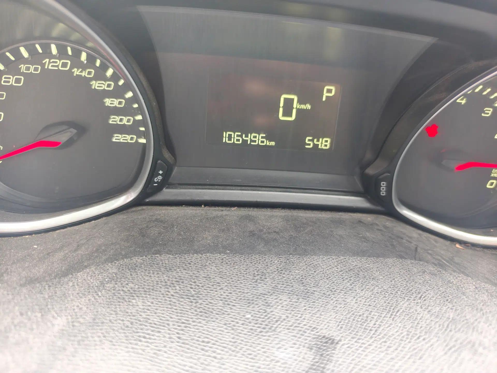 Peugeot 308S 2015 1.2T Automatic Jingchi Edition — миниатюра 12