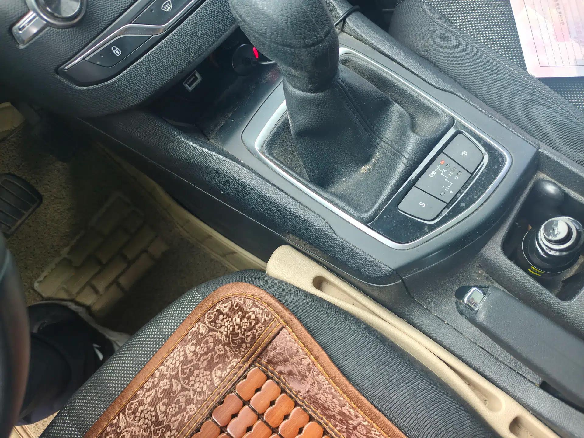 Peugeot 308S 2015 1.2T Automatic Jingchi Edition — миниатюра 14
