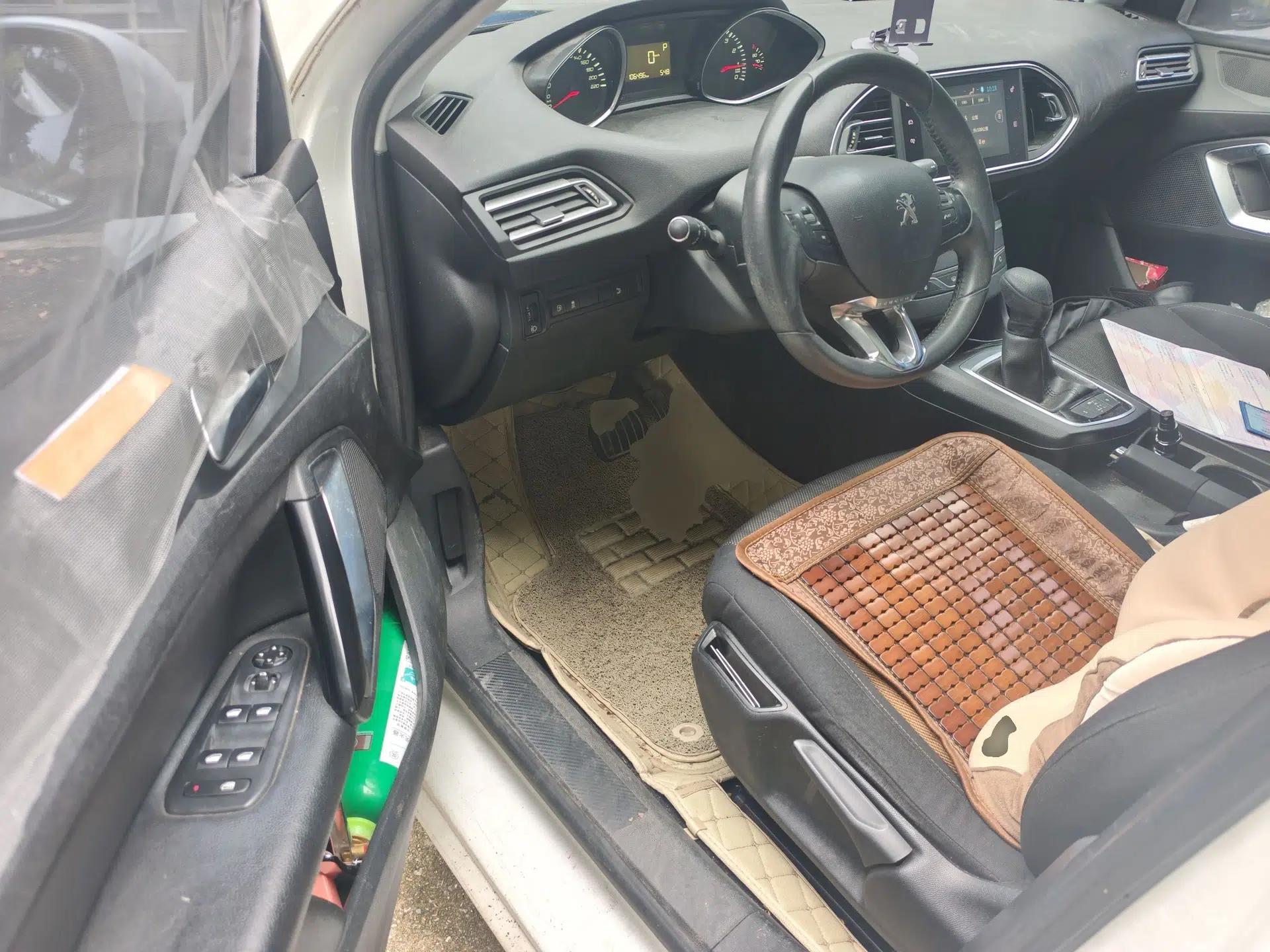 Peugeot 308S 2015 1.2T Automatic Jingchi Edition — миниатюра 16