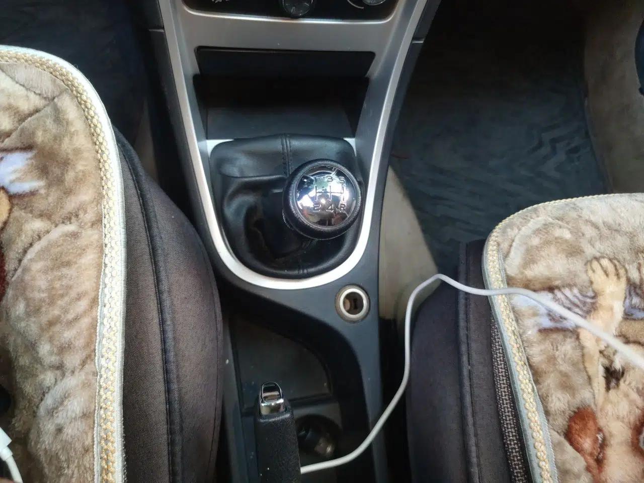 Peugeot 307 2012 1.6L Manual CROSS — миниатюра 14