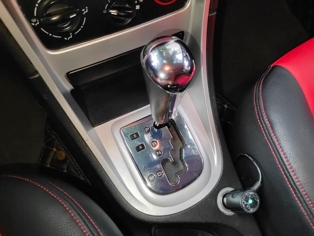 Peugeot 307 2010 Sedan 1.6L Automatic Comfort Edition — миниатюра 14