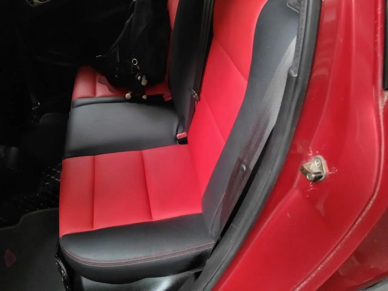 Peugeot 307 2010 Sedan 1.6L Automatic Comfort Edition — миниатюра 17