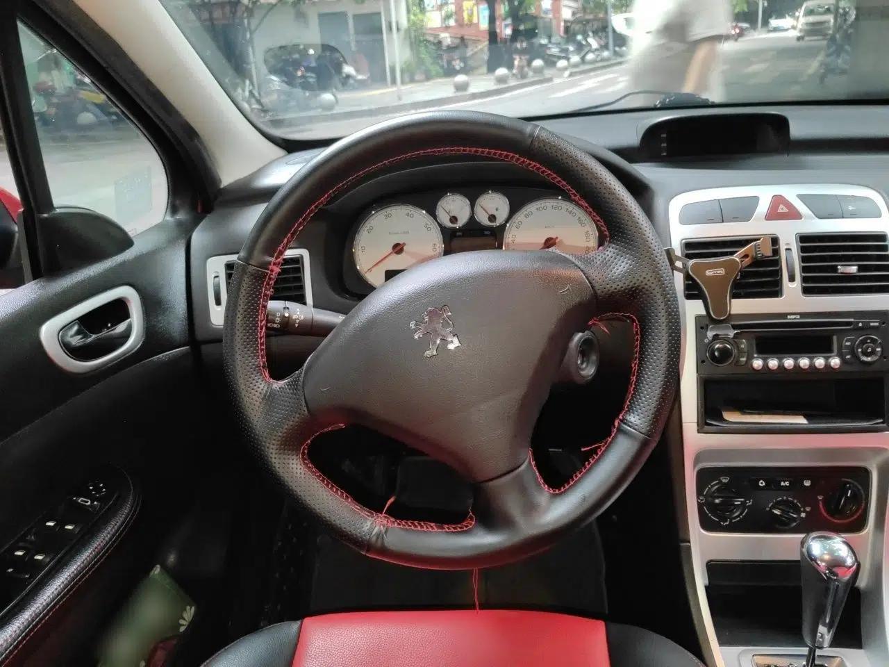 Peugeot 307 2010 Sedan 1.6L Automatic Comfort Edition — миниатюра 10