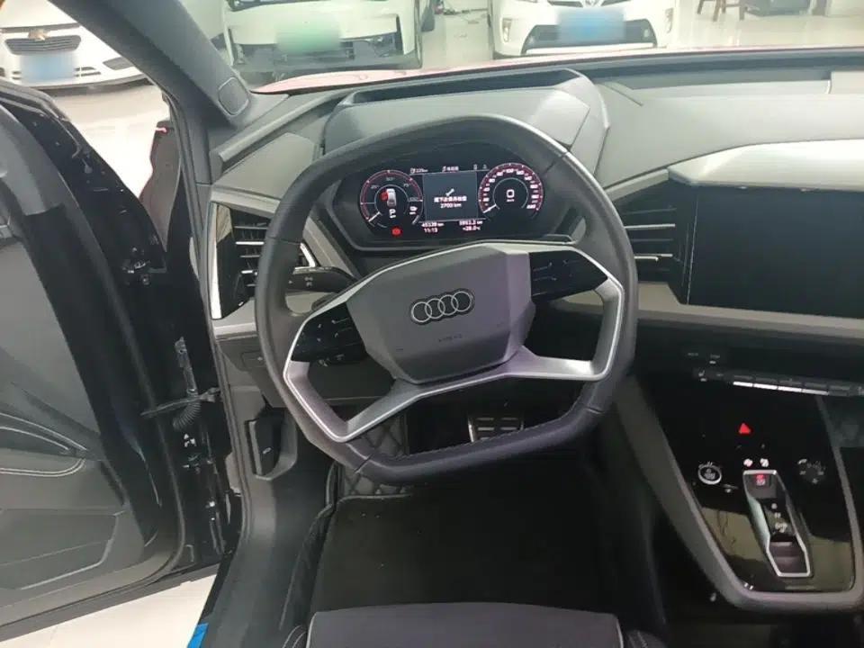 Audi Q5 e-tron 2023 40 e-tron Starry Edition Mecha Kit — миниатюра 13