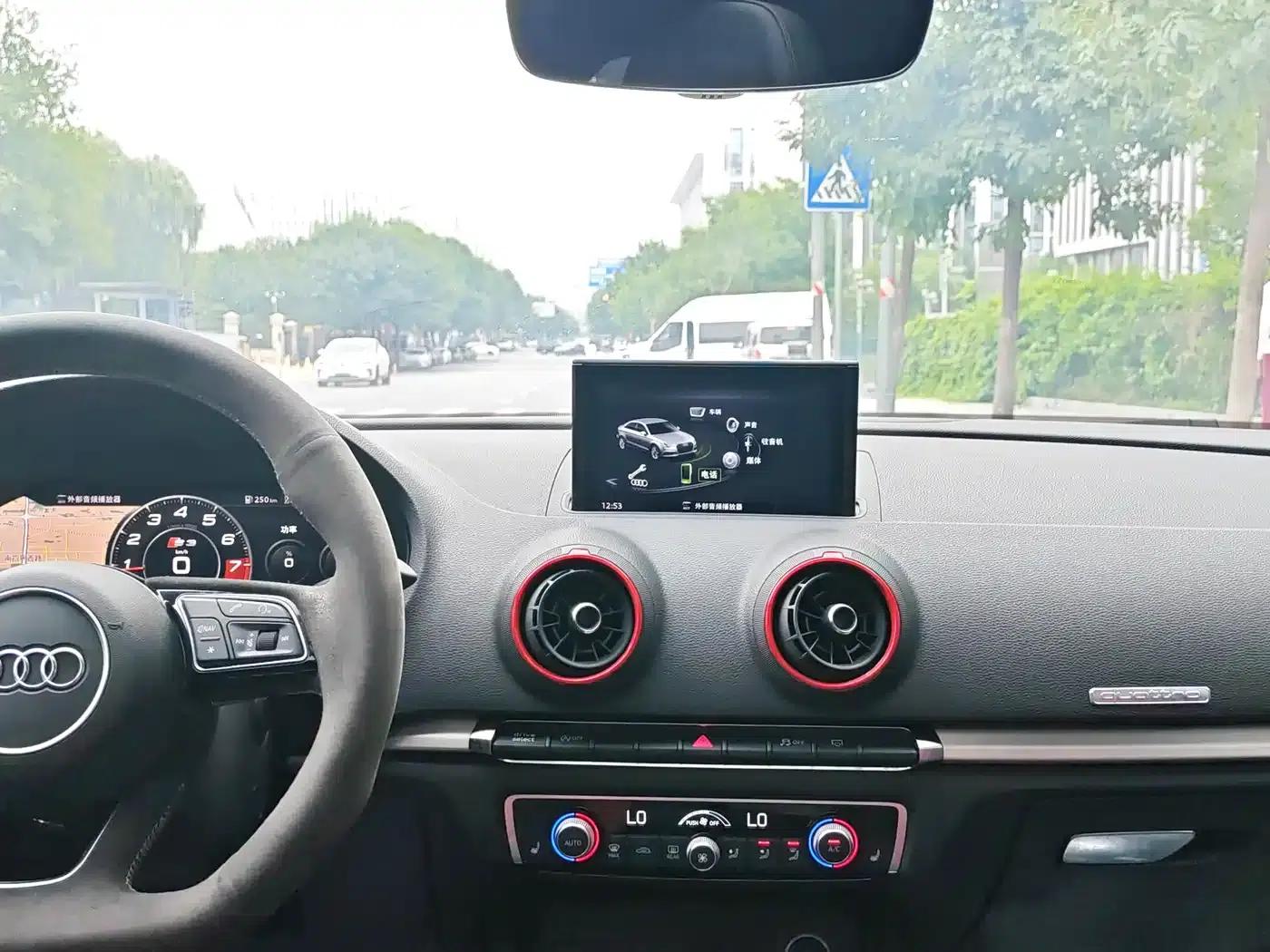 Audi S3 2019 Model S3 2.0T Limousine — миниатюра 13