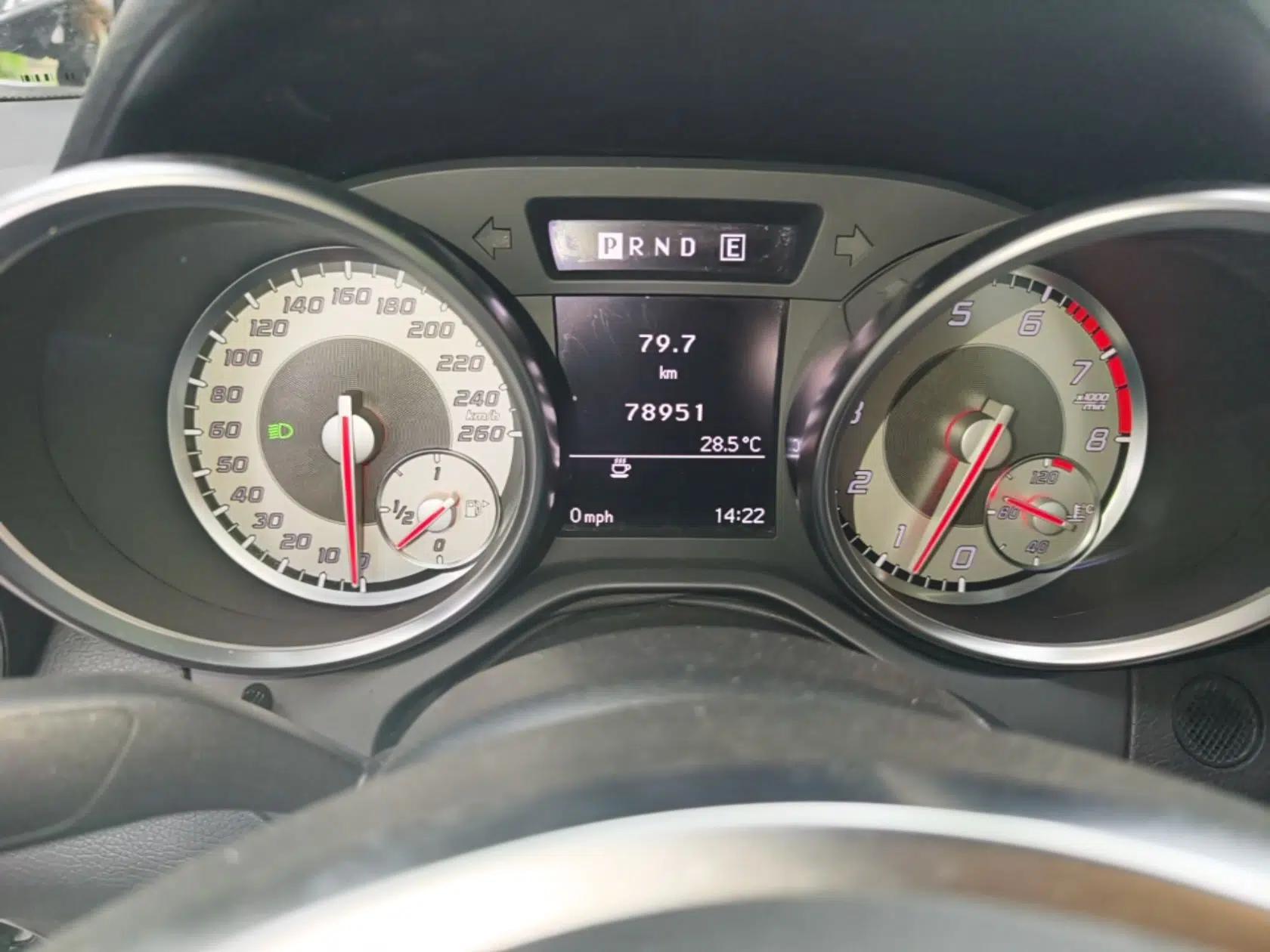 Mercedes-Benz SLK-Class 2011 SLK 200 Fashion Model — миниатюра 11