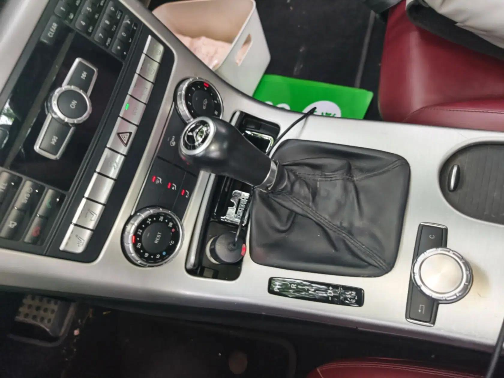 Mercedes-Benz SLK-Class 2011 SLK 200 Fashion Model — миниатюра 14