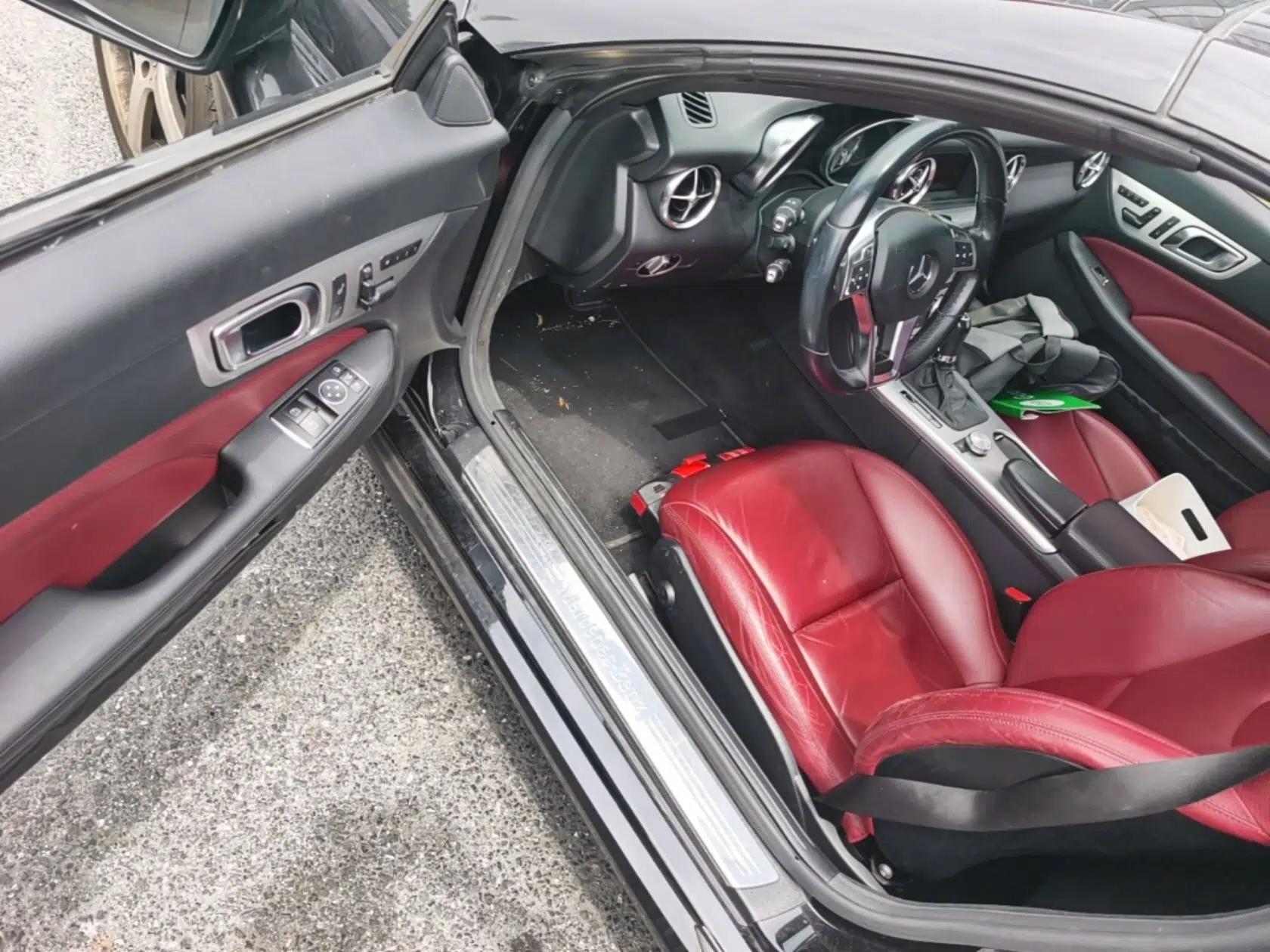 Mercedes-Benz SLK-Class 2011 SLK 200 Fashion Model — миниатюра 16