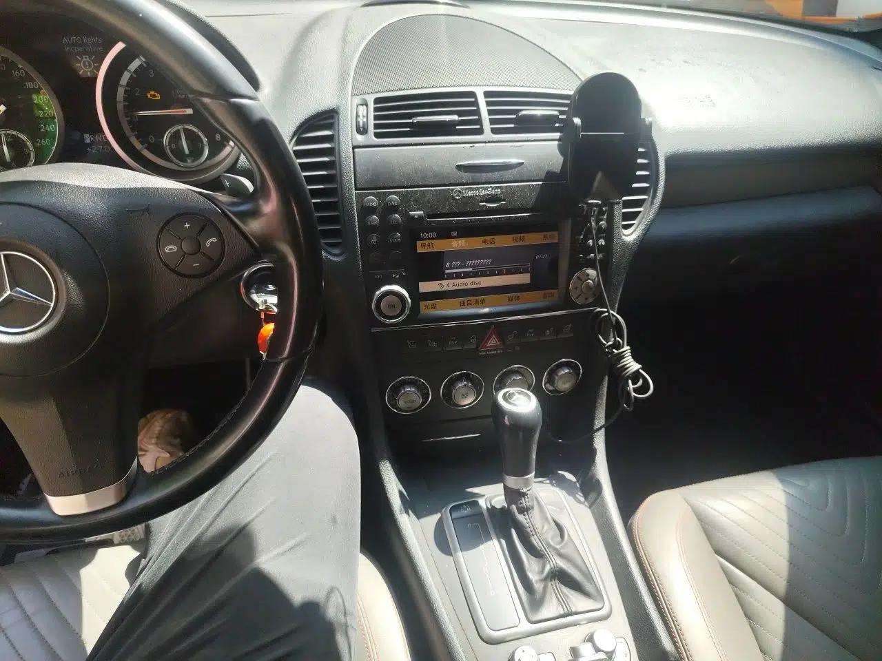 Mercedes-Benz SLK-Class 2010 SLK 300 Grand Edition — миниатюра 13