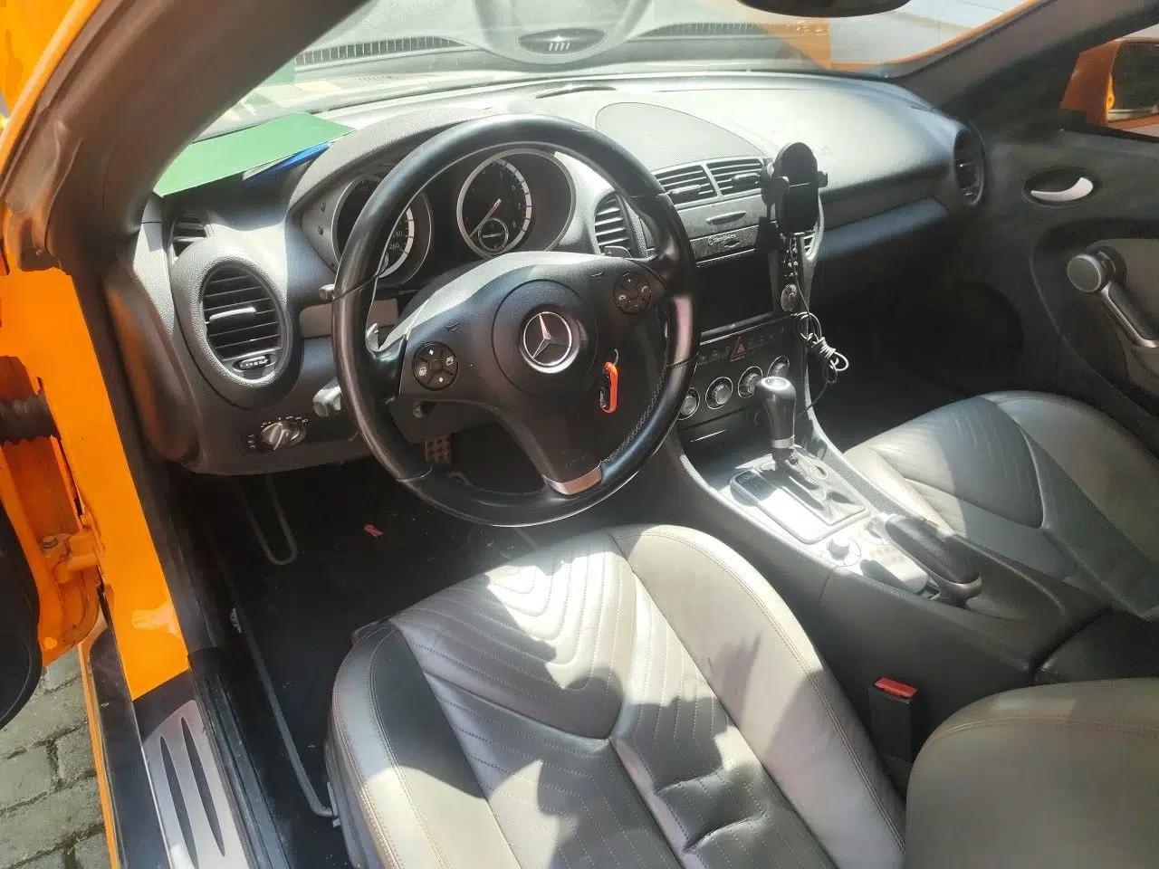 Mercedes-Benz SLK-Class 2010 SLK 300 Grand Edition — миниатюра 9