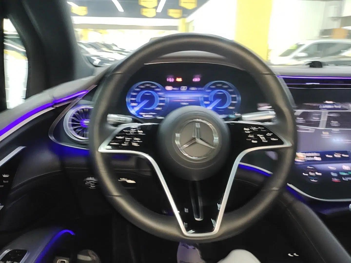 Mercedes-Benz EQS SUV 2023 450+ — миниатюра 18