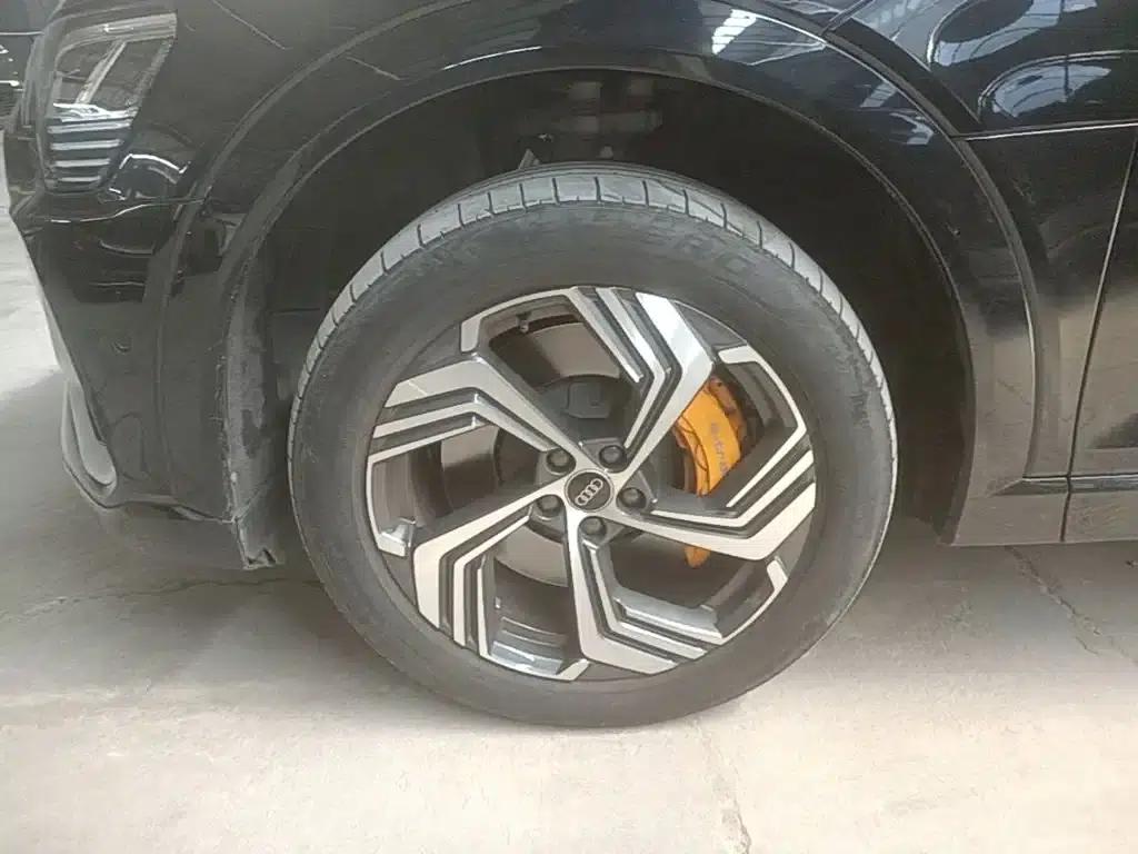 Audi e-tron 2021 50 quattro Premium Edition — миниатюра 23