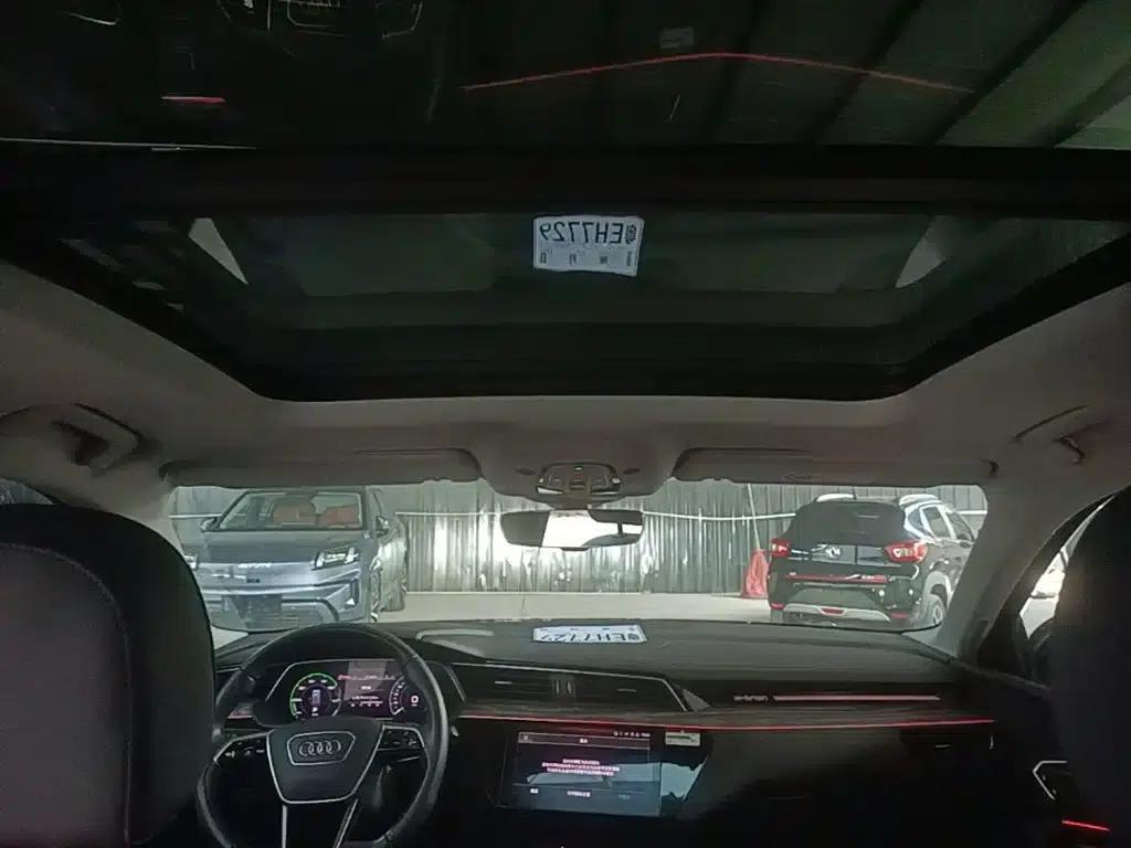 Imported Audi e-tron 2021 Sportback 55 quattro Luxury — миниатюра 18