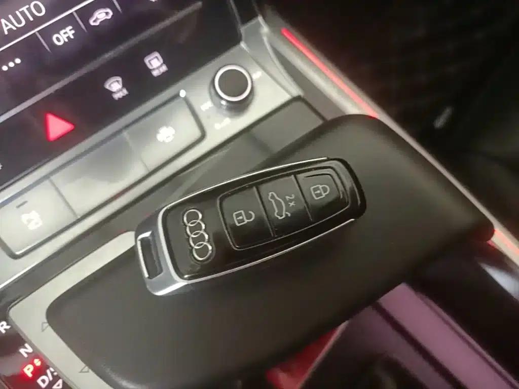 Imported Audi e-tron 2021 Sportback 55 quattro Luxury — миниатюра 9