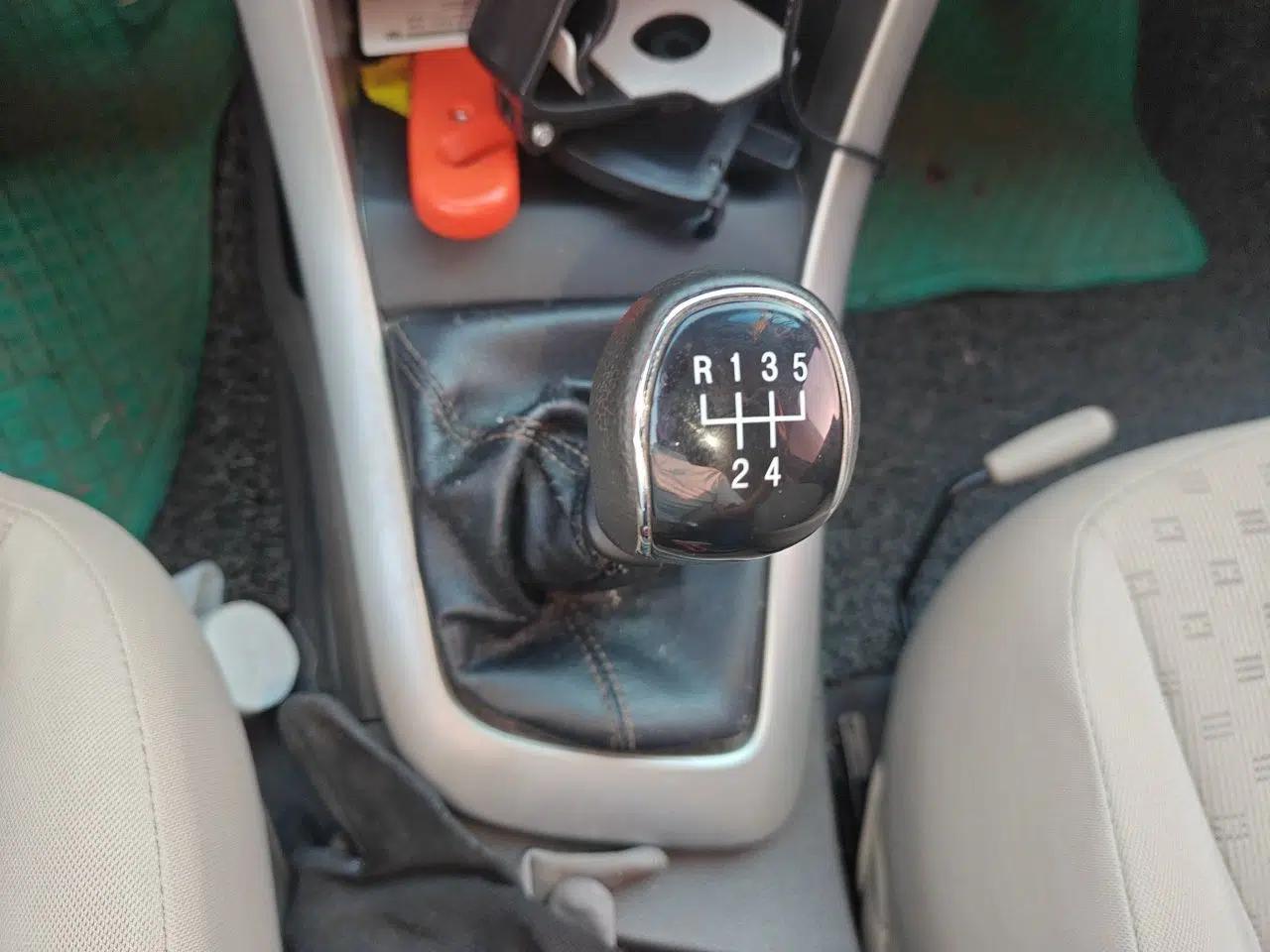 Baojun 630 2013 1.5L manual standard version — миниатюра 14