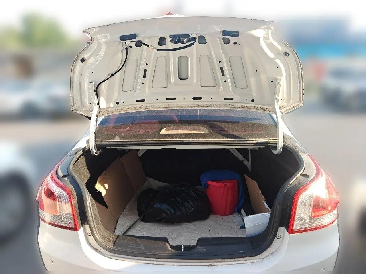 Baojun 630 2013 1.5L manual standard version — миниатюра 19