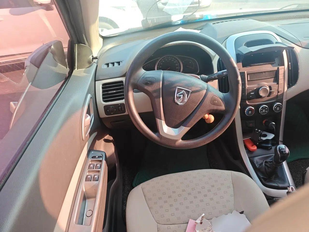 Baojun 630 2013 1.5L manual standard version — миниатюра 10