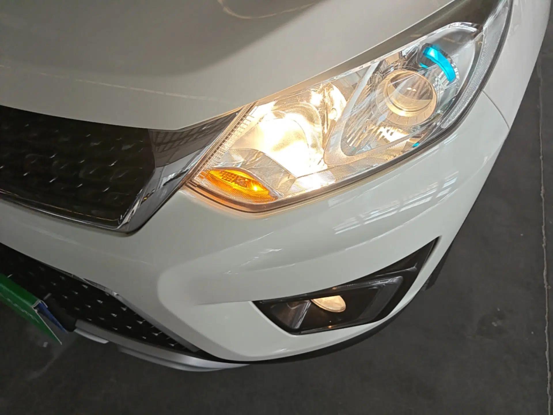 BAIC Senova X35 2016 1.5L Manual Luxury Edition — миниатюра 8