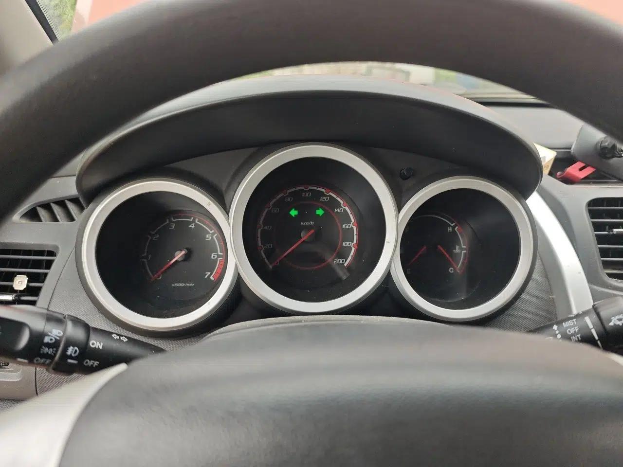 CHANGAN CX20 2014 1.4L Manual Sport Version China IV Standard — миниатюра 11