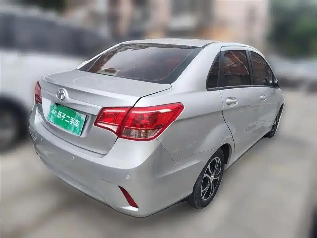 绅宝D20 2015款 三厢 1.5L 手动乐天版 — миниатюра 4