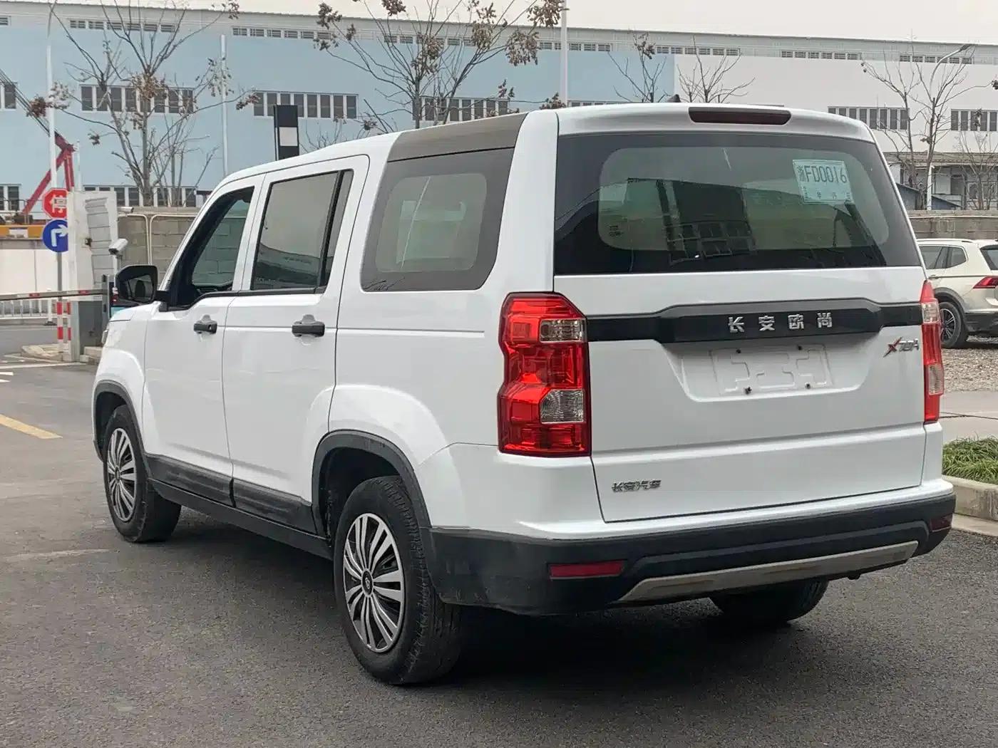 Changan Oushang X70A 2018 Model 1.5L Manual Standard Edition — миниатюра 12