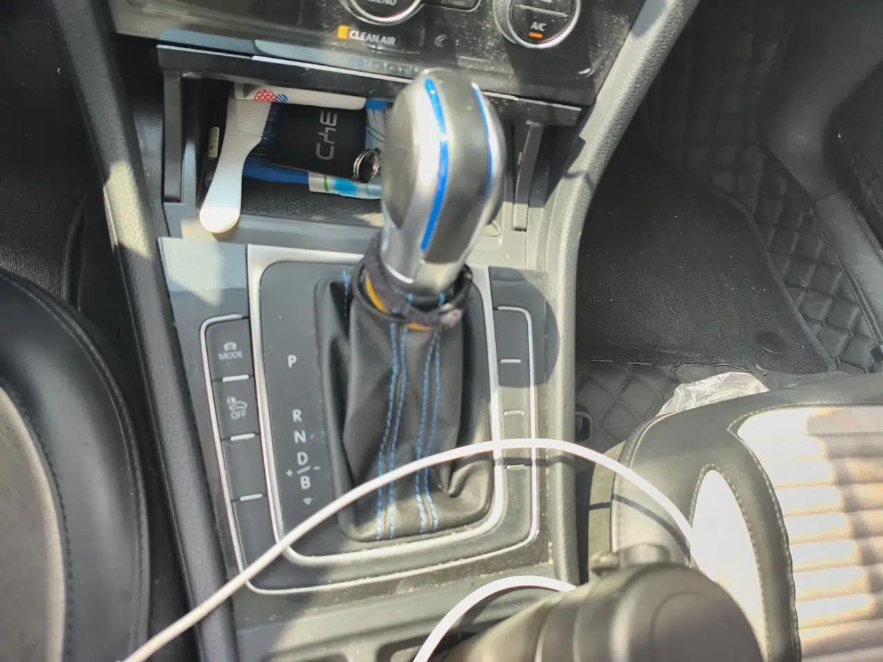 Volkswagen Golf Pure Electric 2020 Chari — миниатюра 14