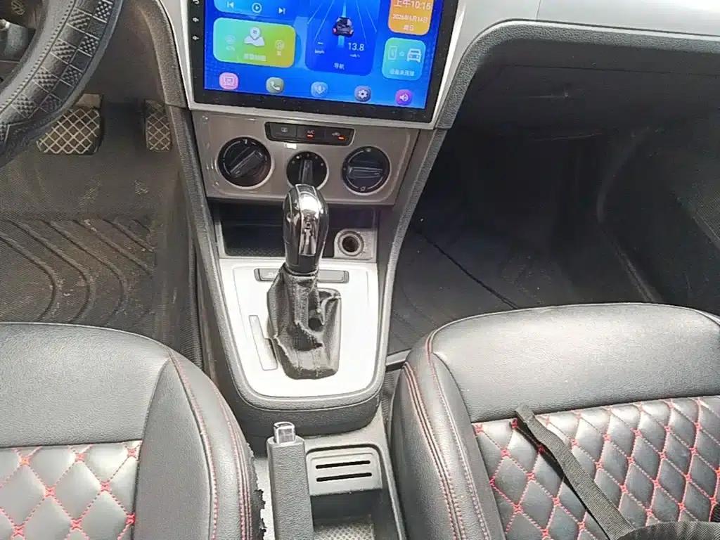 Lavida Gran Turismo 2013 1.6L Automatic Fashion Edition — миниатюра 14