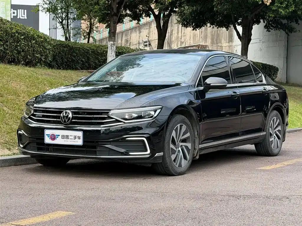 2022 Volkswagen Passat PHEV GTE Luxury Edition — миниатюра 1