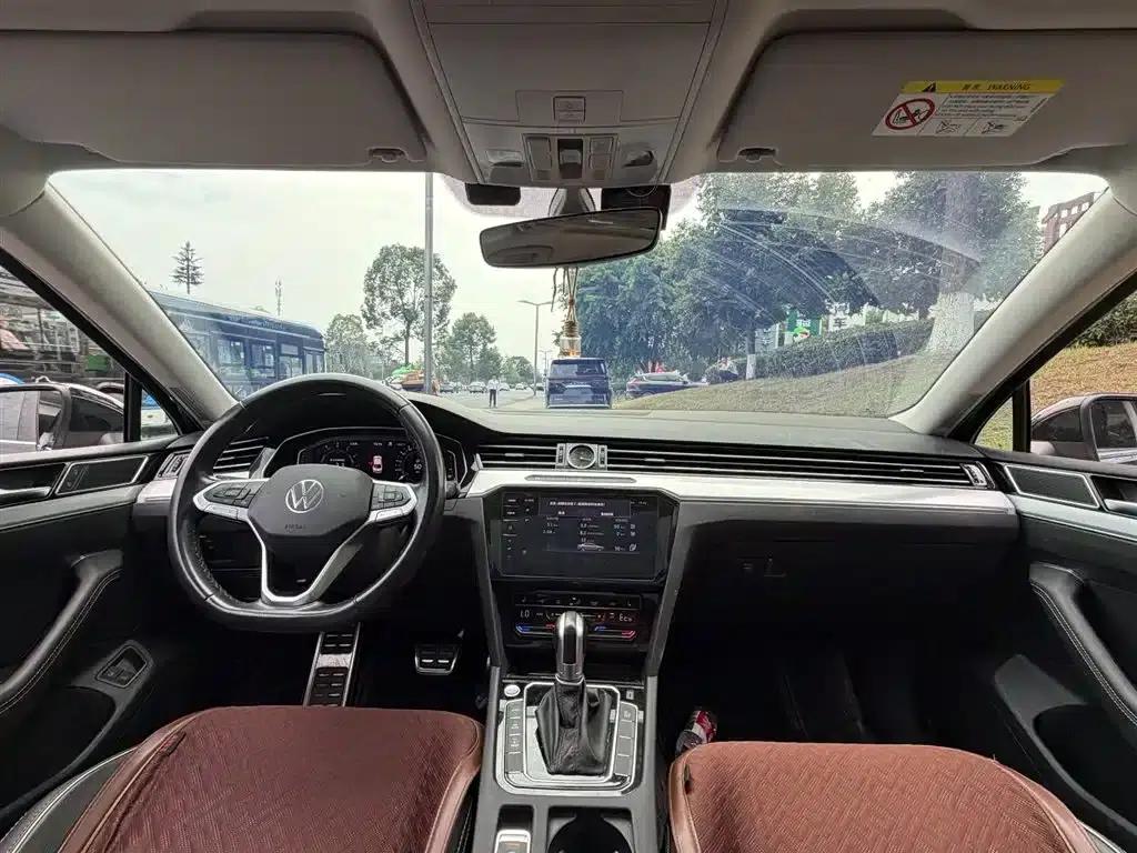 2022 Volkswagen Passat PHEV GTE Luxury Edition — миниатюра 11