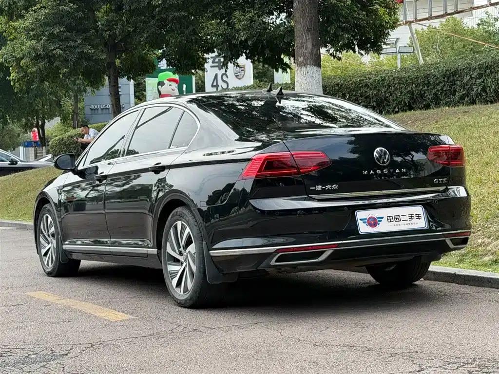 2022 Volkswagen Passat PHEV GTE Luxury Edition — миниатюра 4