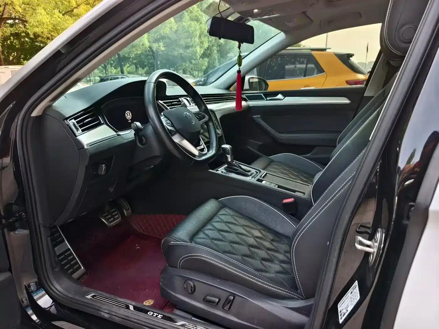 2022 Volkswagen Passat PHEV GTE Luxury Edition — миниатюра 4