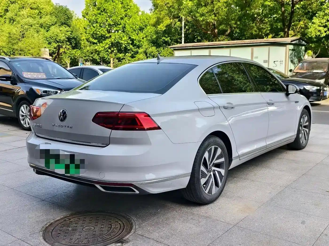 2022 Volkswagen Passat PHEV GTE Luxury Edition — миниатюра 7